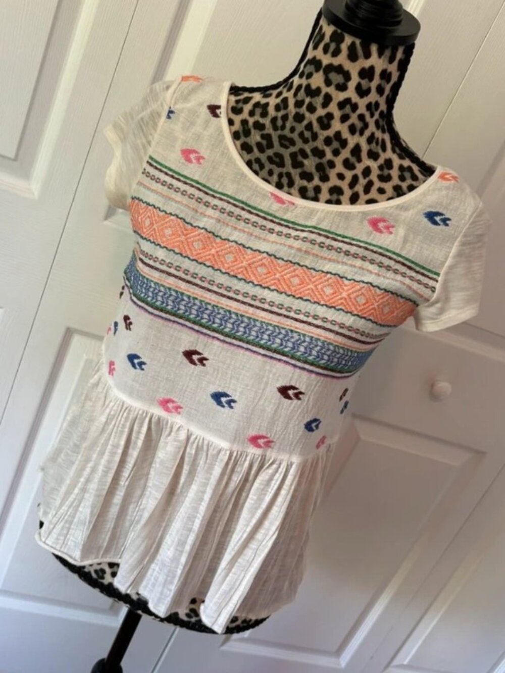 2013 American Eagle Cream Bohemian Embroidered Short Sleeve Top